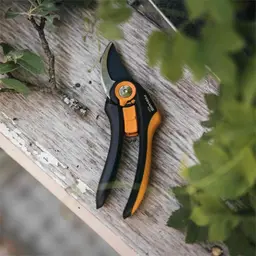 Fiskars Plus SmartFit Bypass Pruner P541 — Bild 4